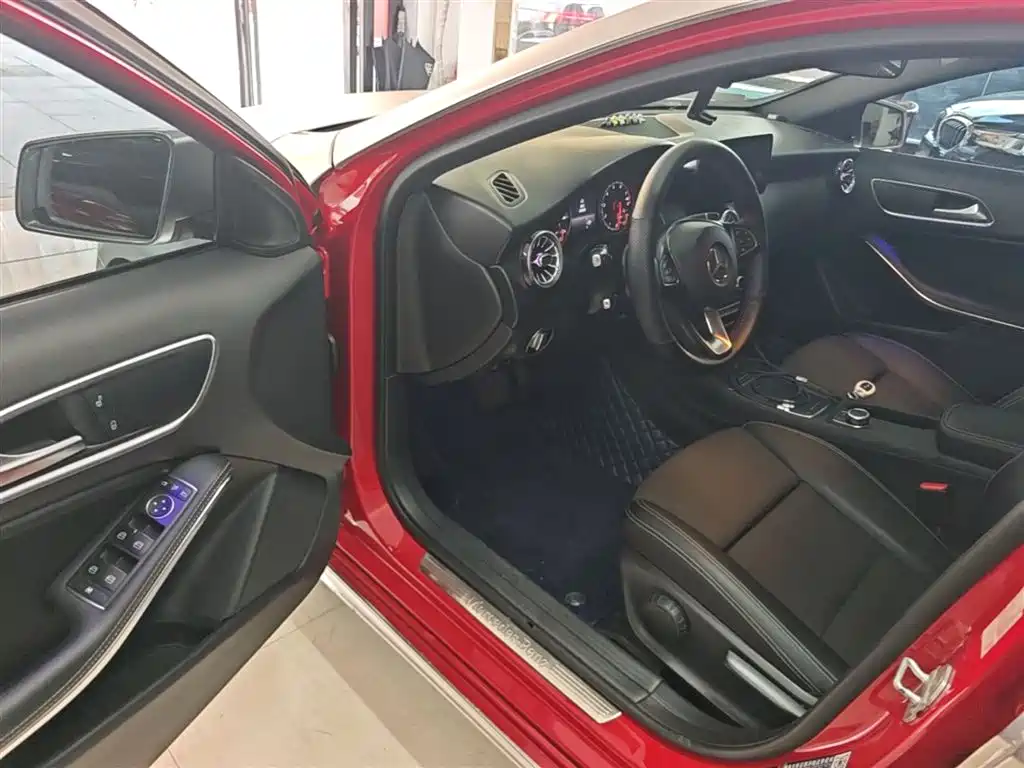 Mercedes-Benz A-Class 2017 — фото 16