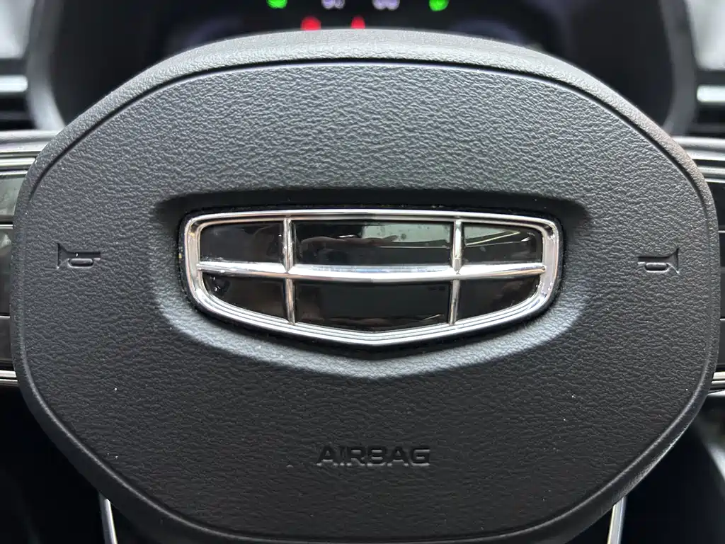 Geely Emgrand 2022 — фото 22