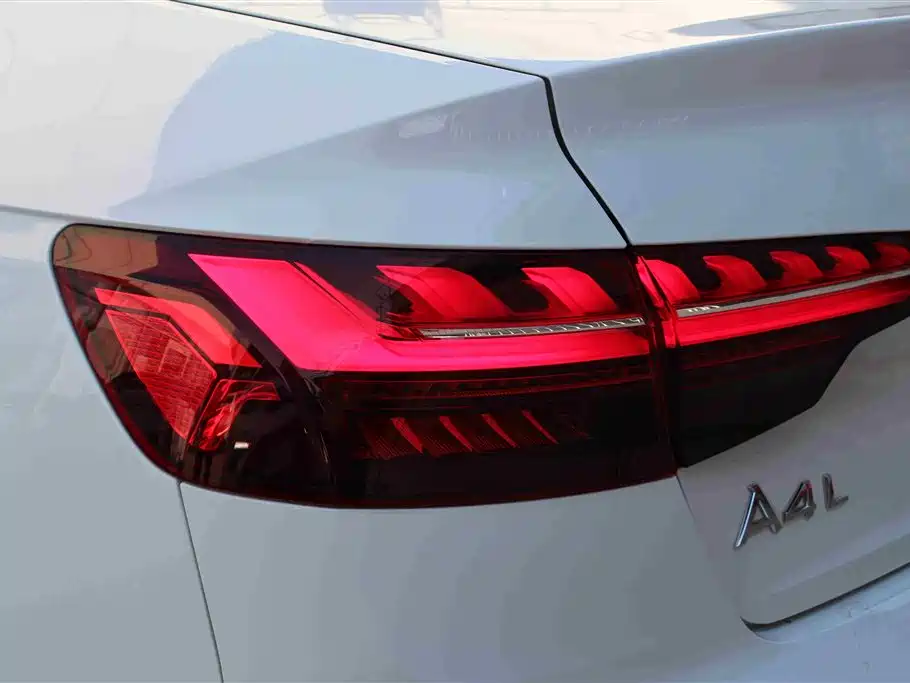 Audi A4L 2021 — фото 15