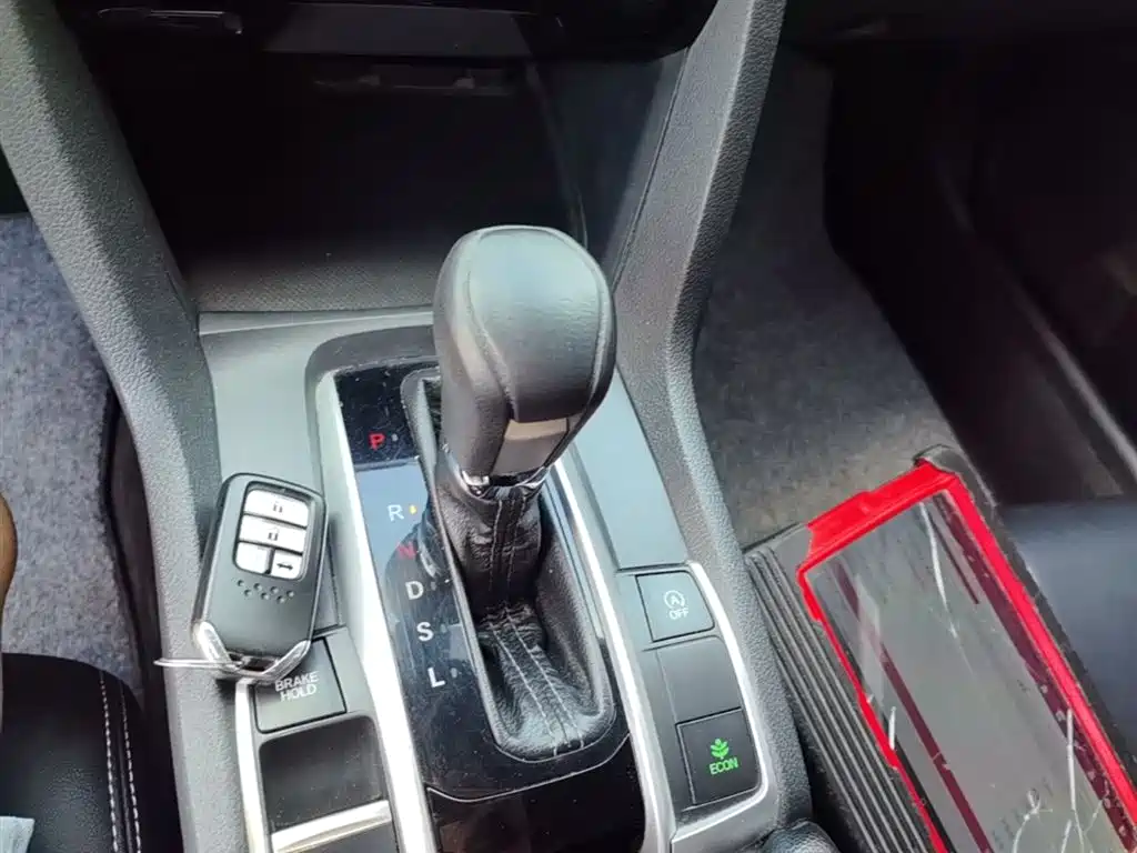 Honda Civic 2018 — фото 14