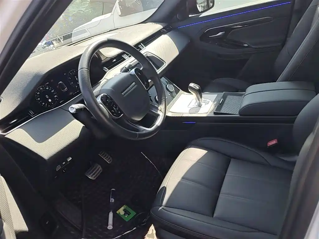 Land Rover Evoque 2021 — фото 15