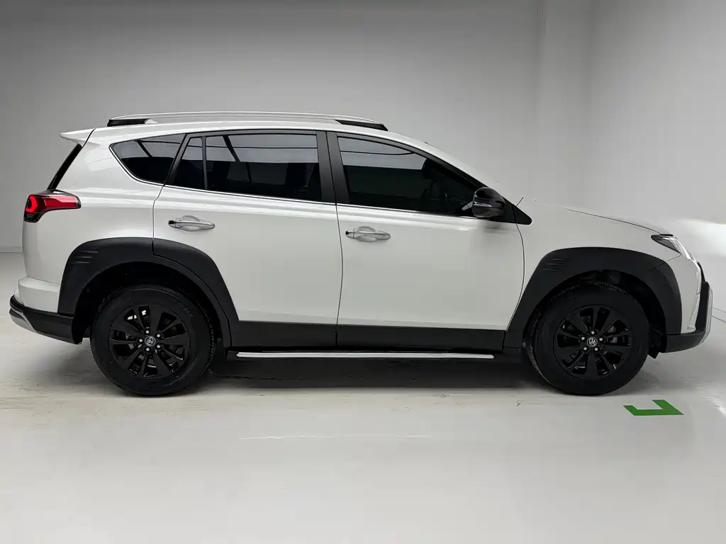 Toyota RAV4 2019 — фото 9