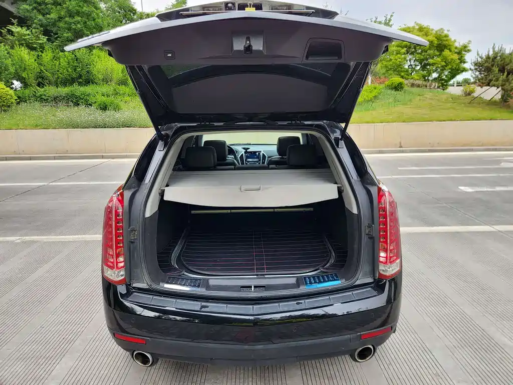 Cadillac SRX 2012 — фото 12