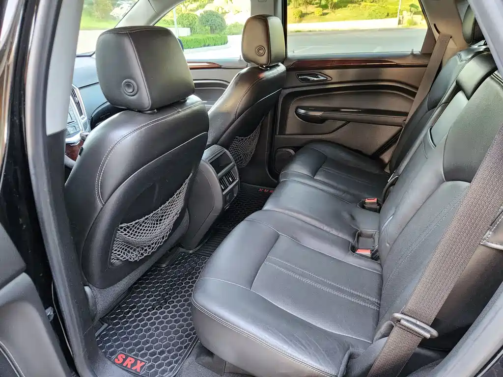 Cadillac SRX 2012 — фото 15