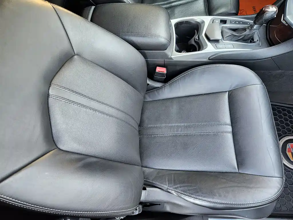 Cadillac SRX 2012 — фото 18