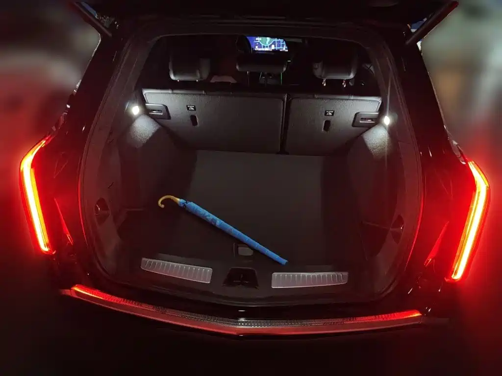 Cadillac XT5 2025 — фото 10