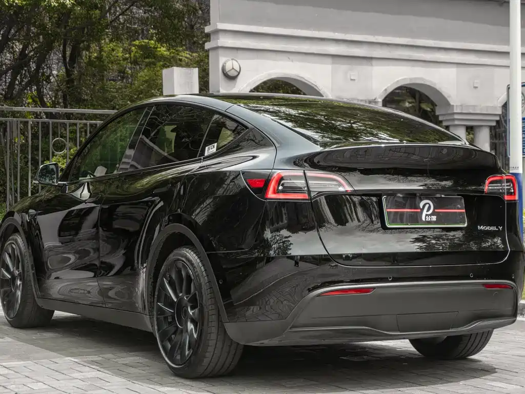 Tesla Model Y 2022 — фото 6