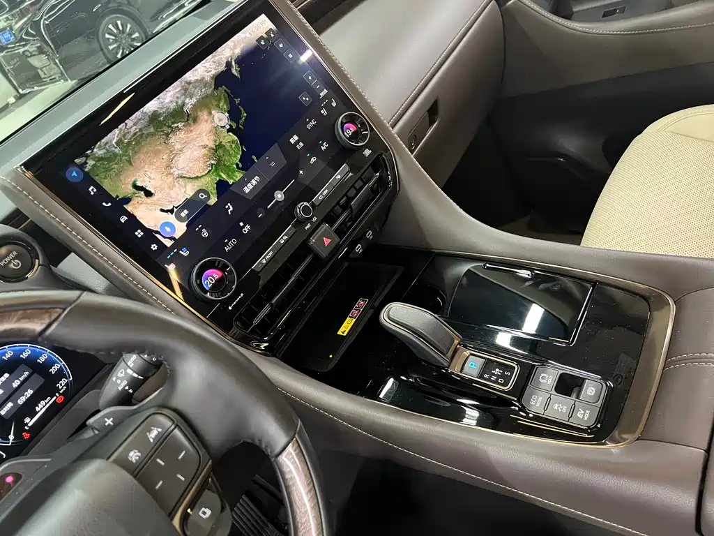 Toyota Alphard 2025 — фото 25