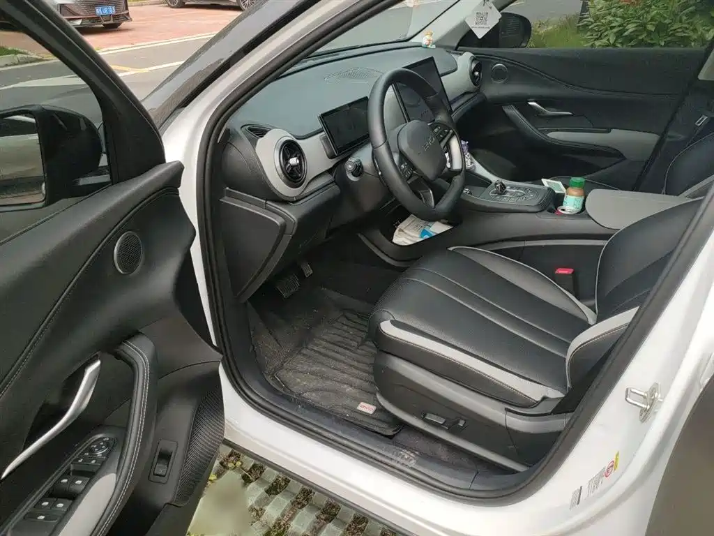 BYD Seal 05 DM-i 2025 — фото 14
