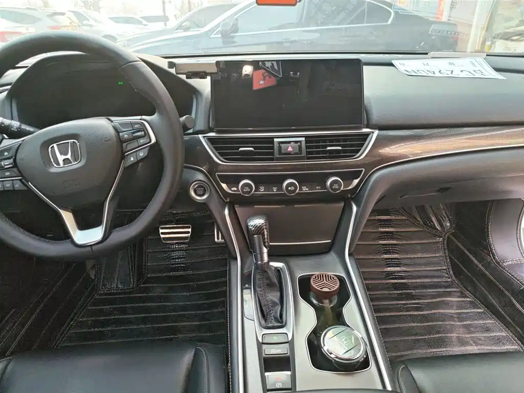 Honda Accord 2022 — фото 12