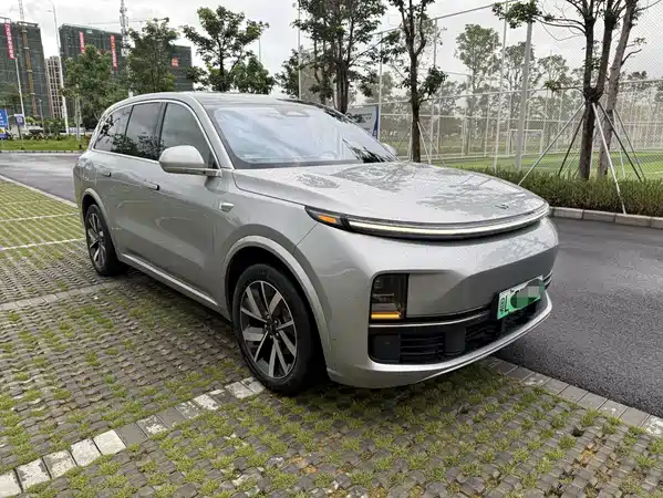 Li Auto L8 2023