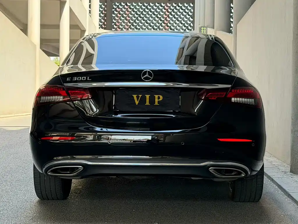 Mercedes-Benz E-Class 2023 — фото 4
