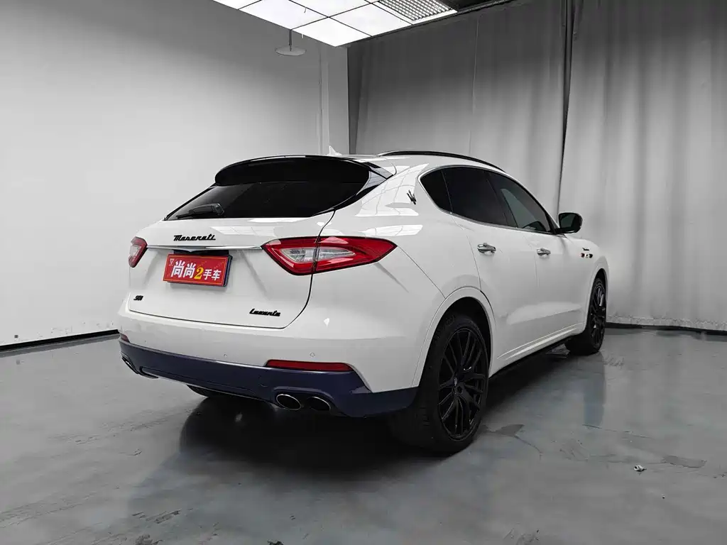 Maserati Levante 2017 — фото 39