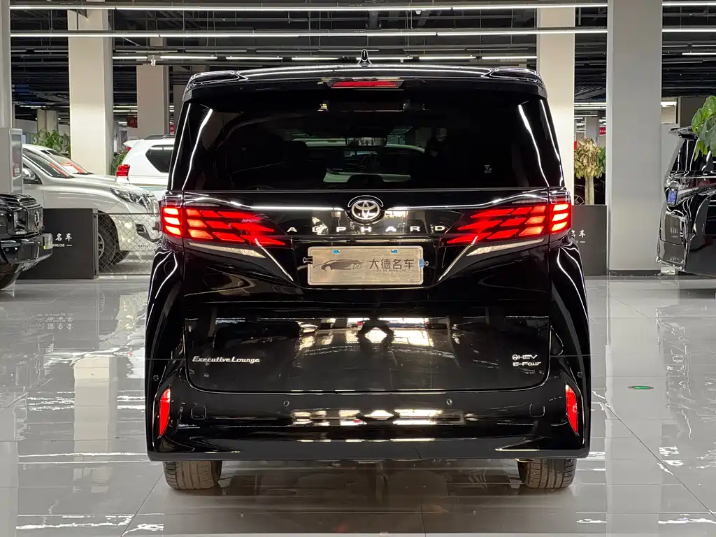 Toyota Alphard 2025 — фото 5