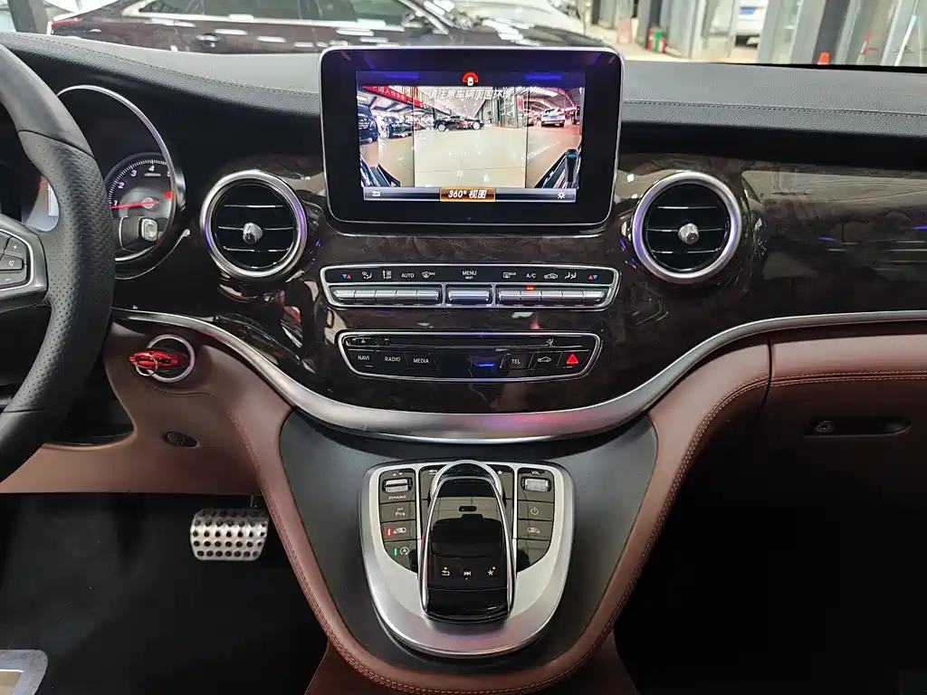 Mercedes-Benz V-Class 2020 — фото 18