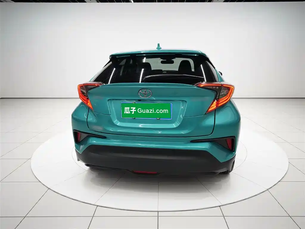 Toyota C-HR 2019 — фото 4