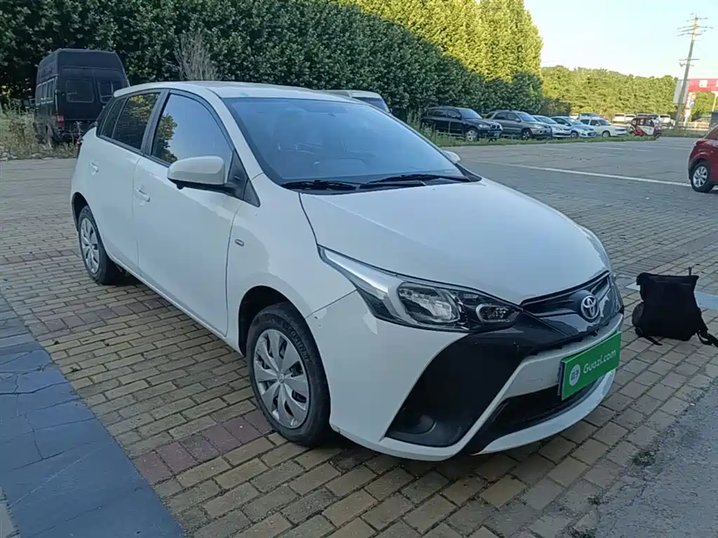 Toyota Yaris L 2021 — фото 4