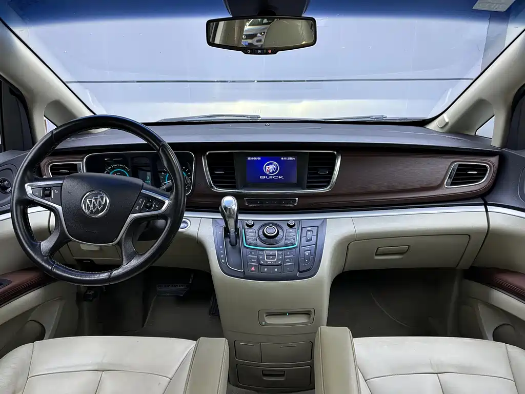 Buick GL8 2016 — фото 7
