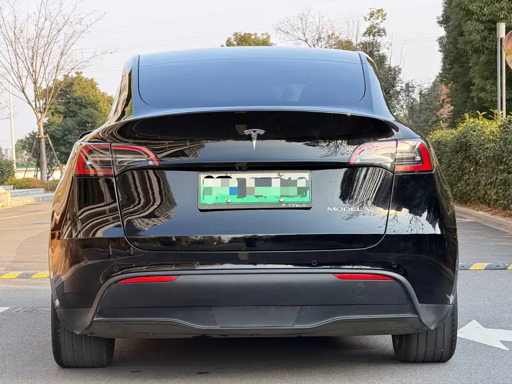 Tesla Model Y 2022 — фото 11