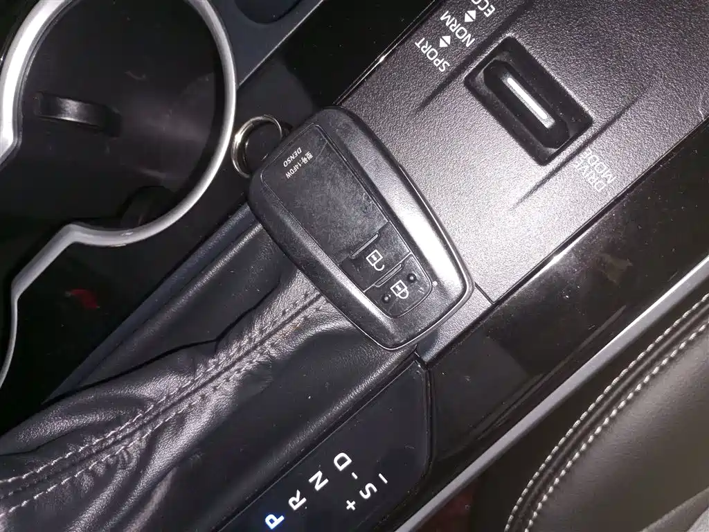 Toyota Crown Kluger 2021 — фото 17