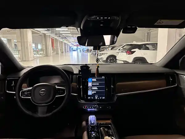 Volvo S90 2021