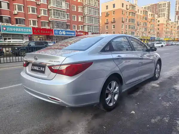 Hyundai Sonata 2011