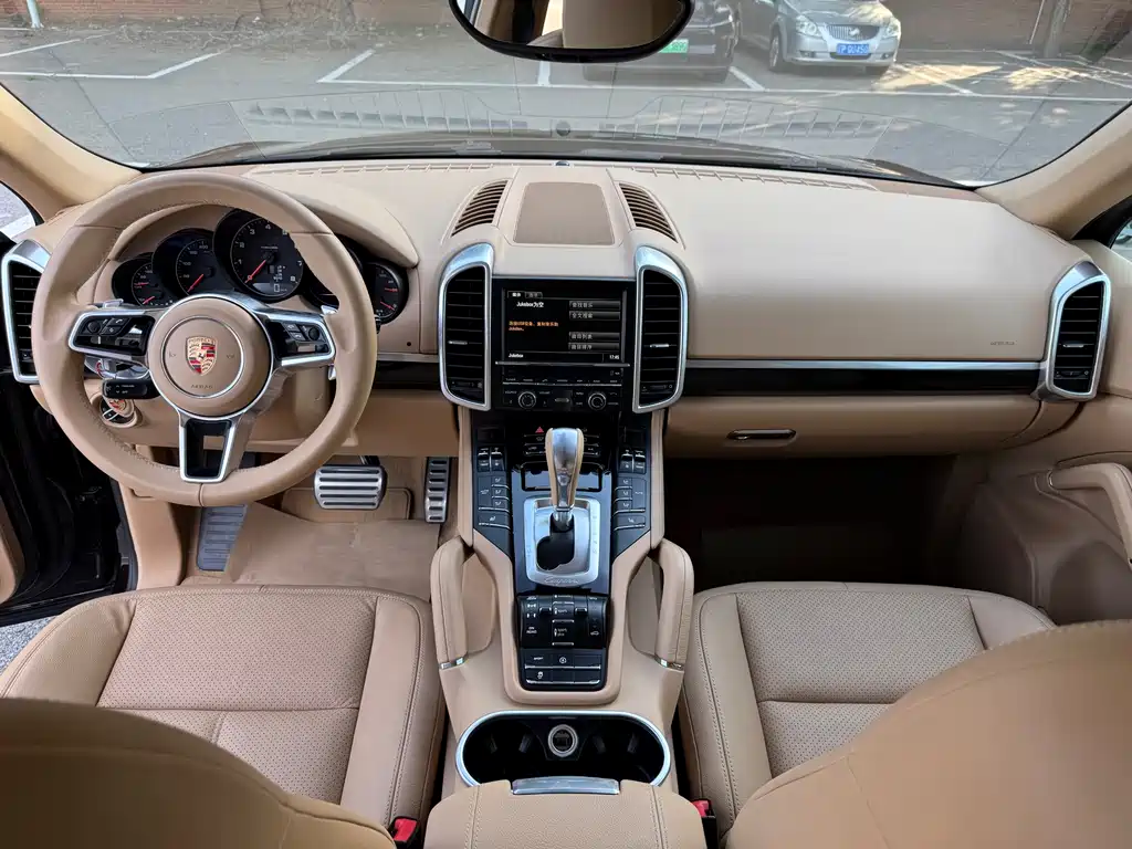 Porsche Cayenne 2015 — фото 11