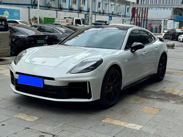 Porsche Panamera 2024