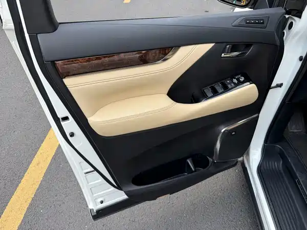 Toyota Alphard 2022