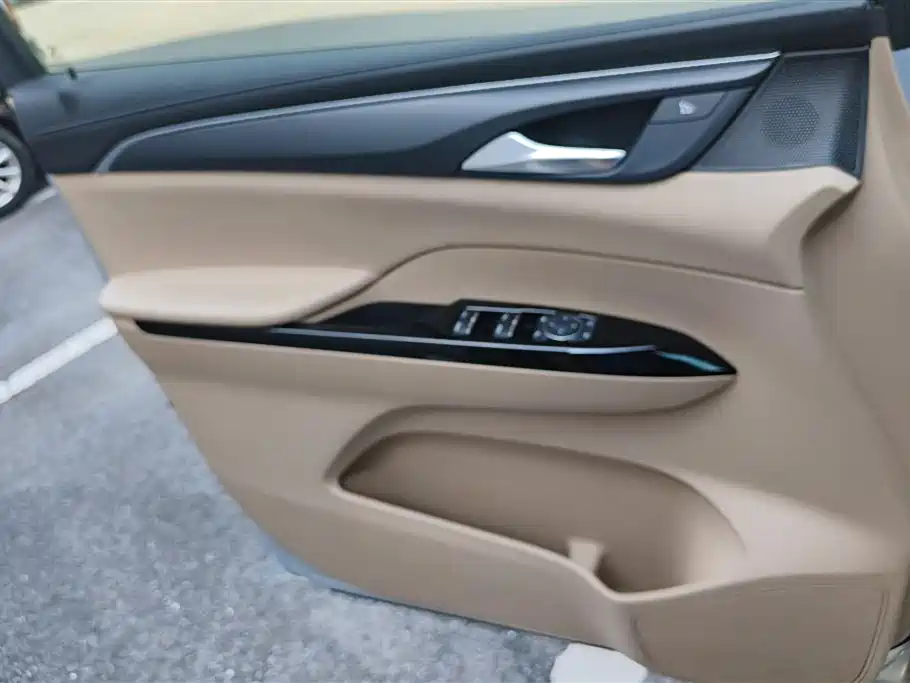 Buick GL8 Hybrid 2025 — фото 7