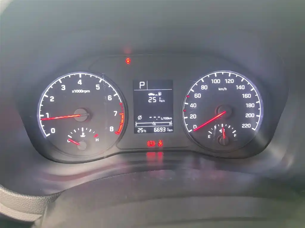 Hyundai Verna 2017 — фото 12