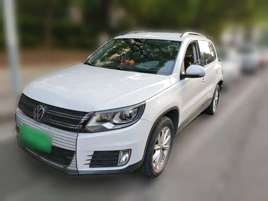 Volkswagen Tiguan 2015 — фото 1