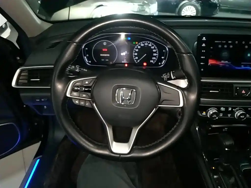Honda Accord 2022 — фото 11