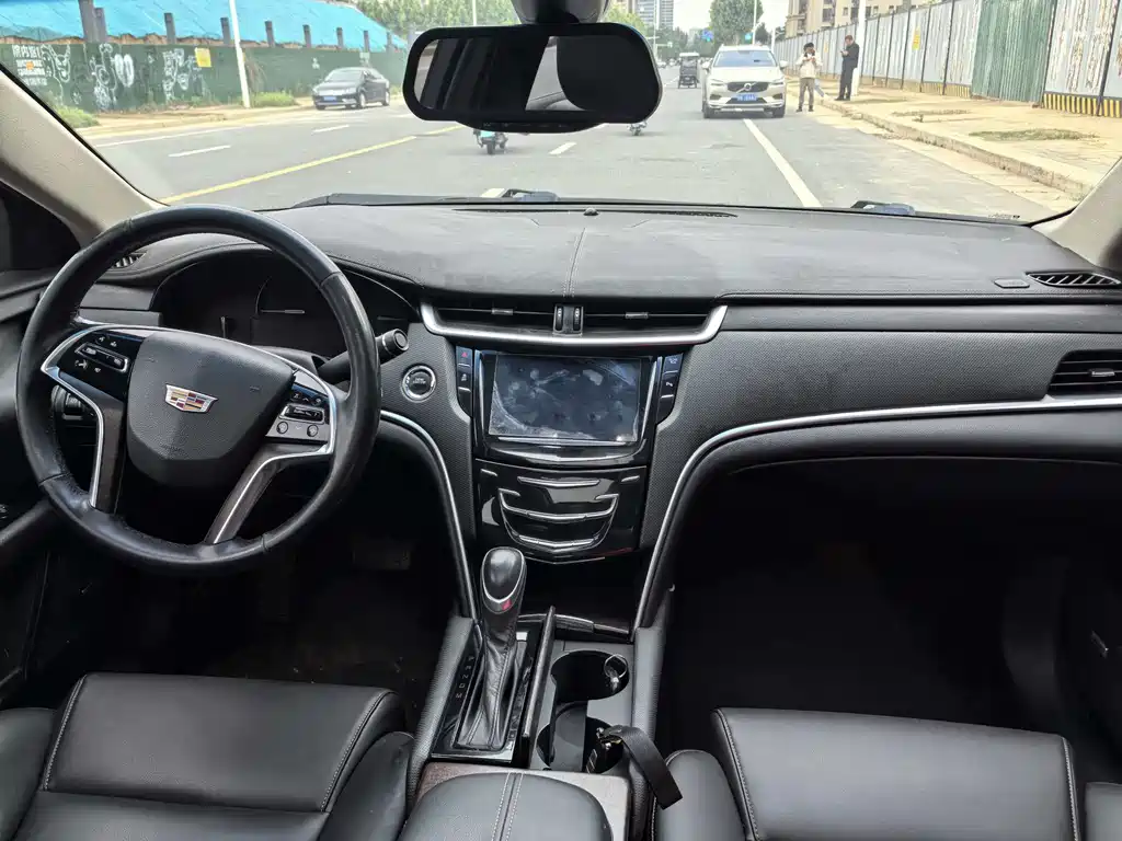Cadillac XTS 2018 — фото 2