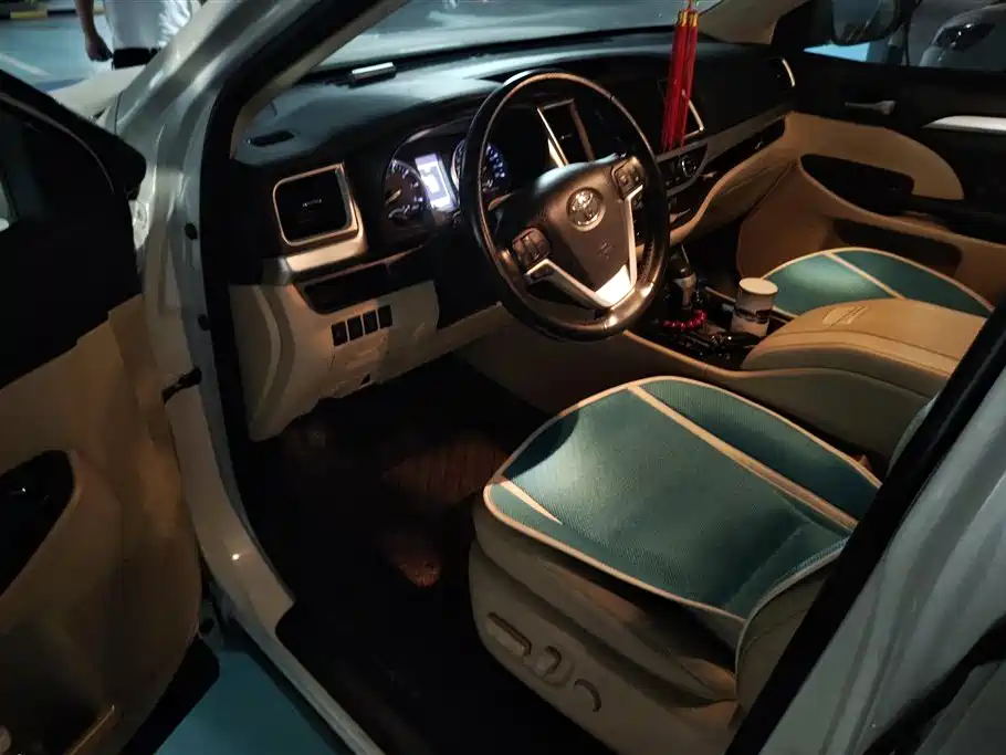 Toyota Highlander 2018 — фото 9