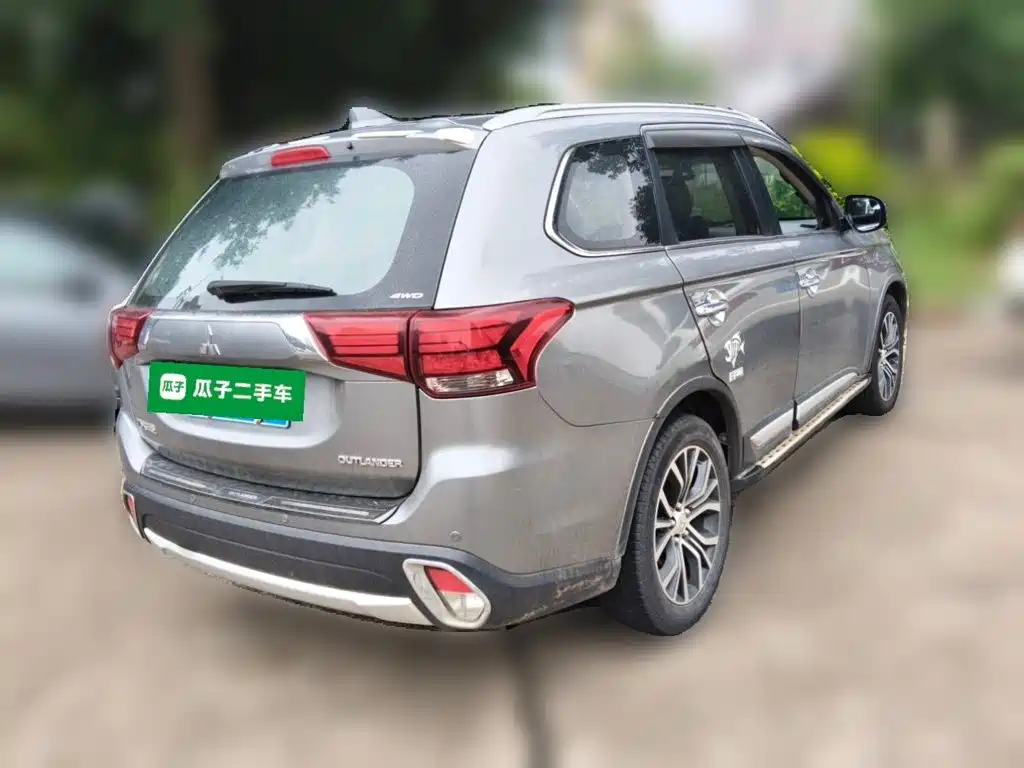 Mitsubishi Outlander 2018 — фото 5