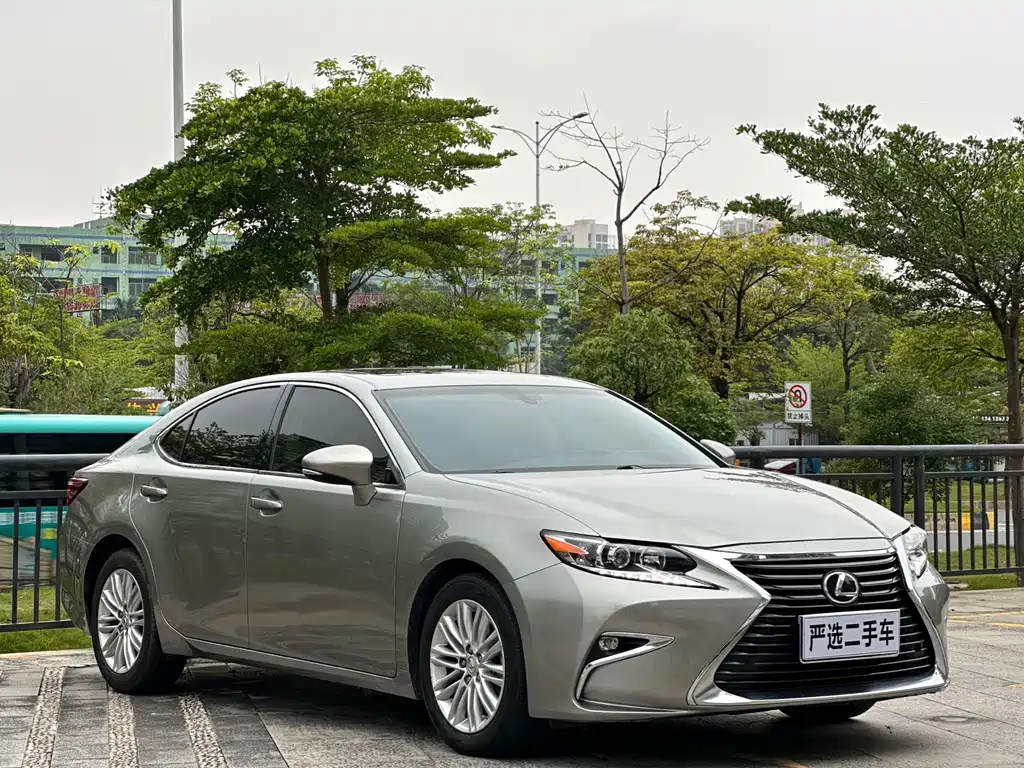 Lexus ES 2017 — фото 3