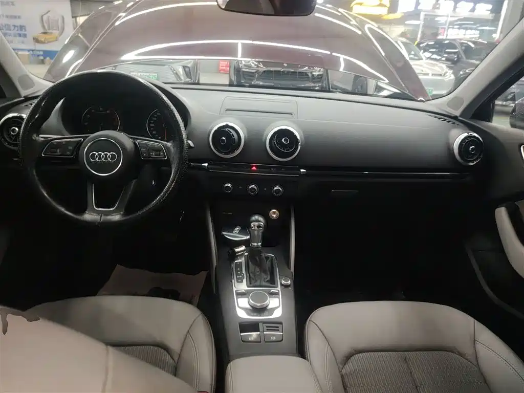Audi A3 2018 — фото 6