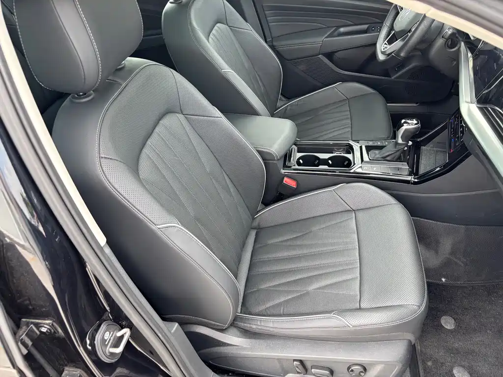 Volkswagen Passat 2023 — фото 13