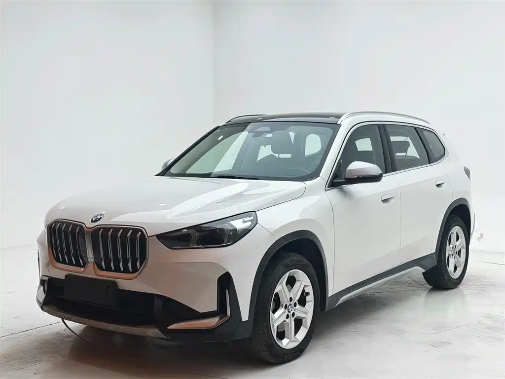 BMW X1 2024 — фото 1