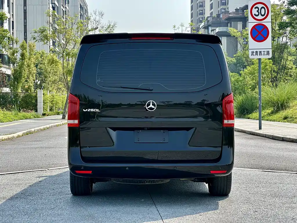 Mercedes-Benz Vito 2022 — фото 5