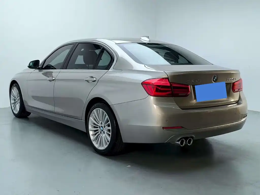 BMW 3 Series 2018 — фото 9