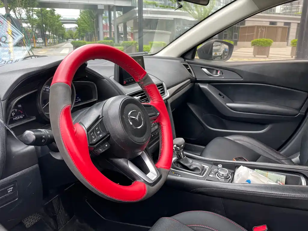 Mazda 3 Axela 2017 — фото 12