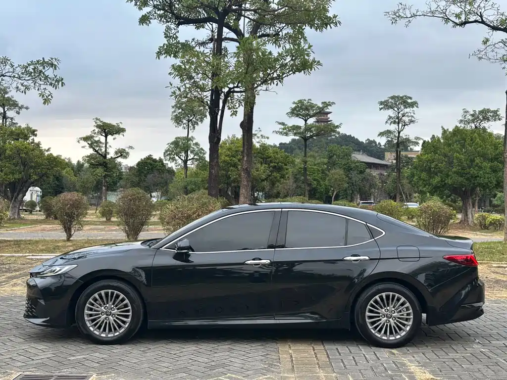 Toyota Camry 2024 — фото 10