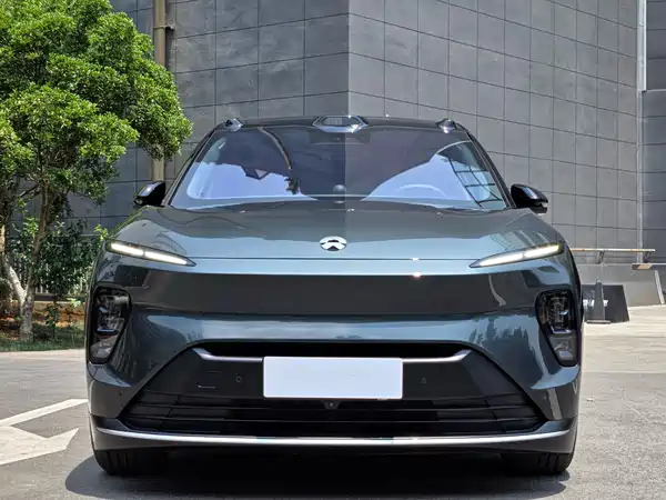 NIO ES8 2024