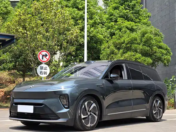 NIO ES8 2024