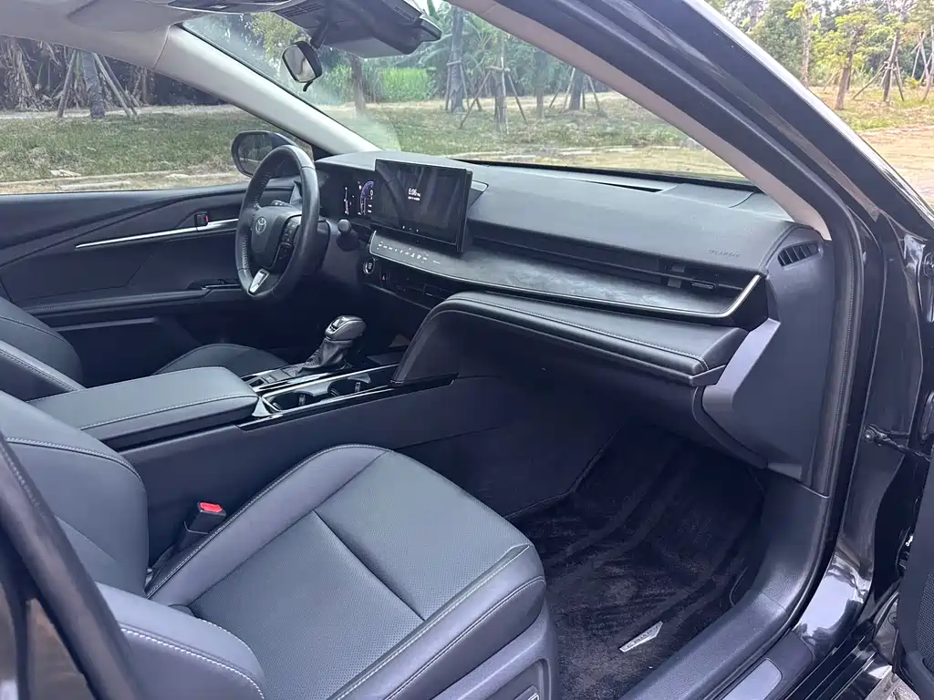 Toyota Camry 2024 — фото 16