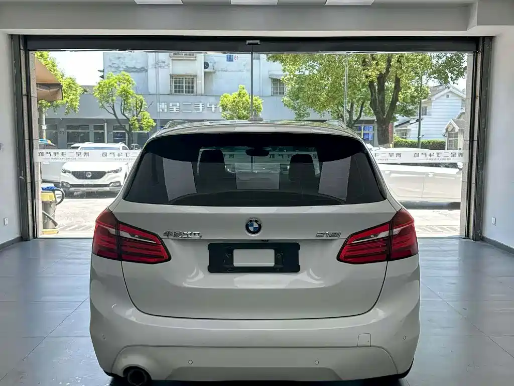BMW 2 Series Active Tourer 2019 — фото 8