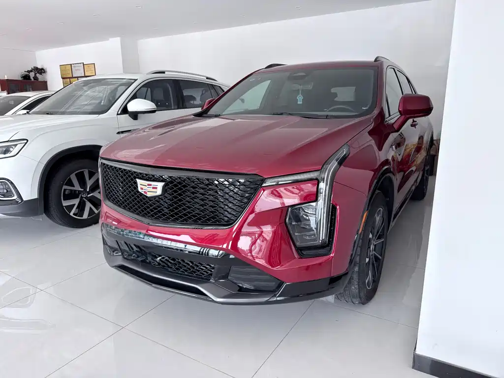 Cadillac XT4 2023 — фото 2