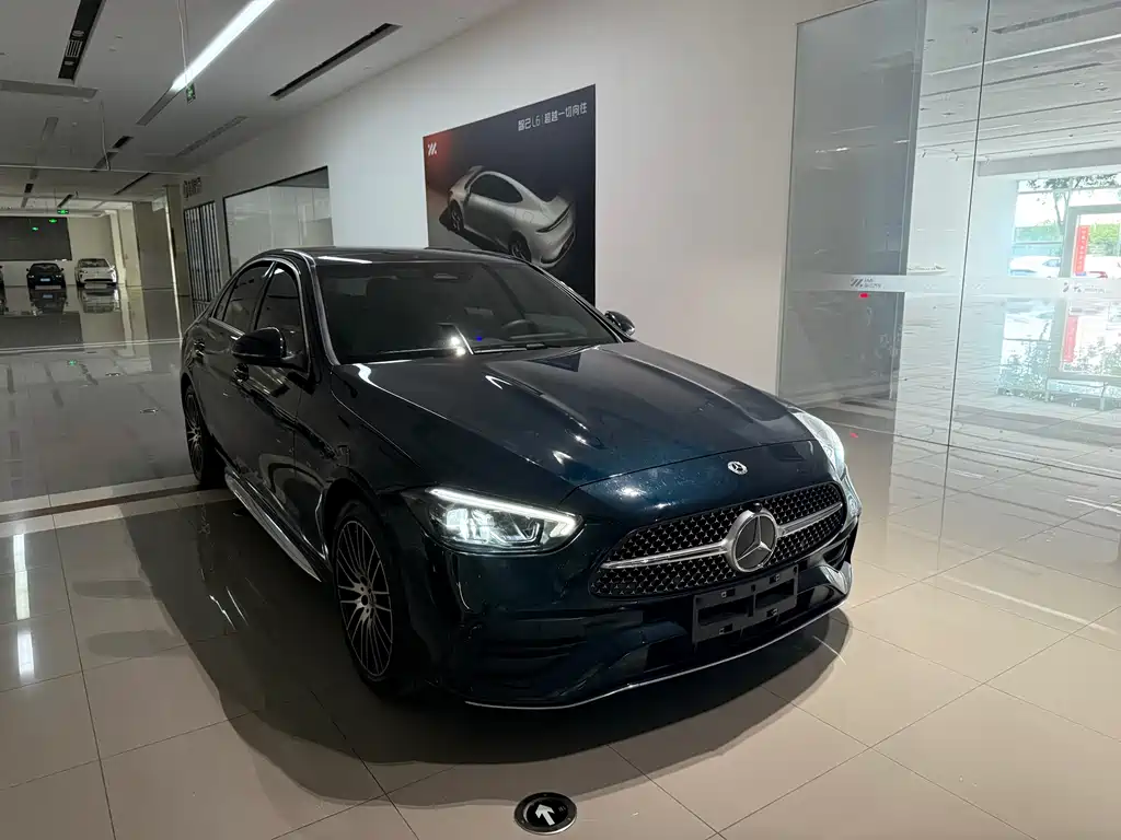 Mercedes-Benz C-Class 2023 — фото 3